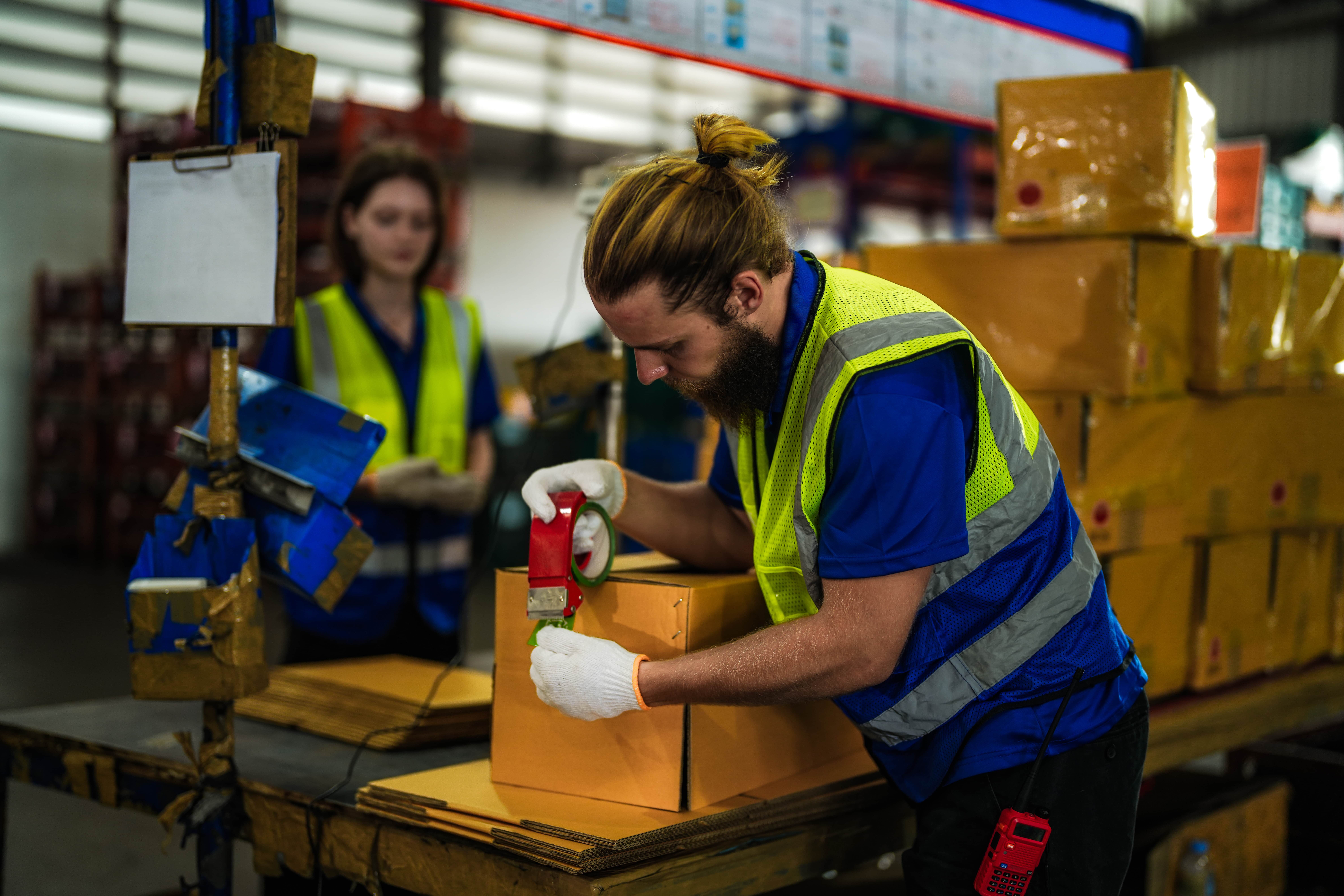 BİZLOG katma değerli hizmetler – setleme, etiketleme ve VAS operasyonları